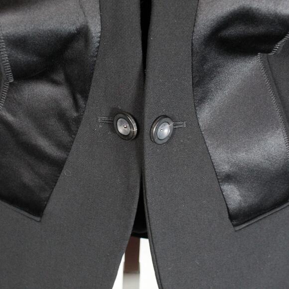 Ferragamo Tuxedo Style Blazer Womens 40 US 6 Black Wool Silk Lapel Designer - Picture 3 of 6